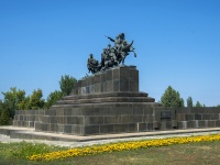 площадь Чапаева. памятник В.И. Чапаеву