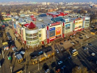 neighbour house: avenue. Kirov, house 147. retail entertainment center «VIVA LAND»