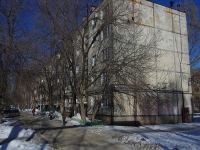 隔壁房屋: alley. Novomolodezhny, 房屋 18. 公寓楼