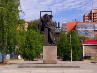Samara, st Leninskaya. monument