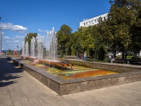 улица Ярмарочная. фонтан в честь 30-летия Победы