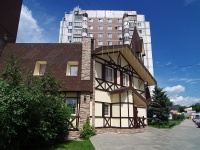 neighbour house: st. Novo-Sadovaya, house 184А. restaurant "Фрау Мюллер"