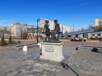 Samara, st Novo-Sadovaya. monument