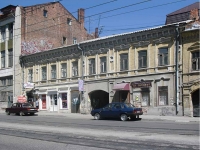 Samara, Ventsek st, house 40. Apartment house with a store on the ground-floor