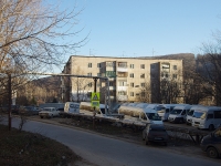 隔壁房屋: st. Batayskaya, 房屋 12. 公寓楼
