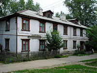 Zhigulevsk, Pervomayskaya st, house 32/СНЕСЕН. Apartment house