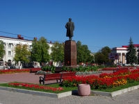 Novokuibyshevsk, monument В.И. ЛенинуKommunisticheskaya st, monument В.И. Ленину