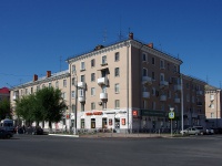 Novokuibyshevsk, st Kommunisticheskaya, house 36. Apartment house