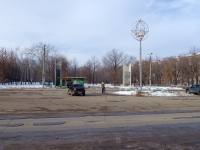 Novokuibyshevsk, square МенделееваOstrovsky st, square Менделеева