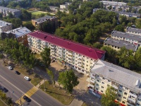 Novokuibyshevsk, Pobedy avenue, house 20. Apartment house