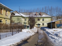 Novokuibyshevsk, st Suvorov, house 27. Apartment house