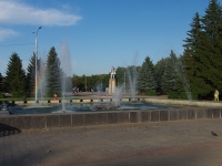 Отрадный, улица Отрадная. фонтан на площади перед ДК РОССИЯ