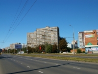 Тольятти, улица 40 лет Победы, дом 98. многоквартирный дом