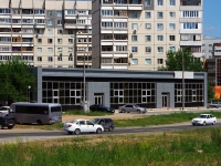 Тольятти, улица 40 лет Победы, дом 28. многофункциональное здание