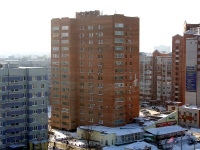 Togliatti, 70 let Oktyabrya st, house 47. Apartment house with a store on the ground-floor