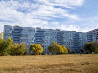 Togliatti, 70 let Oktyabrya st, house 58. Apartment house