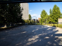 Тольятти, улица 70 лет Октября, спортивная площадка 