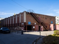 соседний дом: ул. 70 лет Октября, дом 60А. гараж / автостоянка