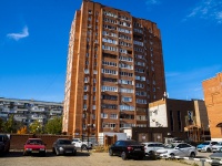 Togliatti, 70 let Oktyabrya st, house 31. Apartment house