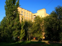 Тольятти, улица Баныкина, дом 68. общежитие