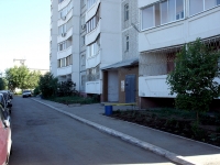 Togliatti, Voroshilov st, house 2В. Apartment house