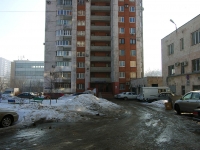 Togliatti, Golosov st, house 32. Apartment house