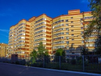 Togliatti, Karbyshev st, house 12. Apartment house
