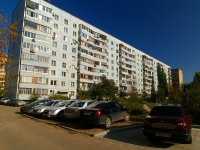 Togliatti, Karbyshev st, house 16. Apartment house