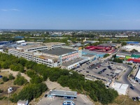 Togliatti, Kommunal'naya st, house 36. shopping center