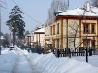 Togliatti, Komsomolskoe road, house 18. Apartment house