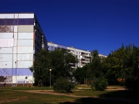 Тольятти, Космонавтов бульвар, дом 3. многоквартирный дом