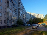 Тольятти, Космонавтов бульвар, дом 15. многоквартирный дом