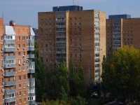 Тольятти, Курчатова бульвар, дом 3. многоквартирный дом