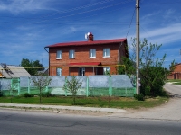 Togliatti, Larin st, house 20. Private house