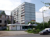 Togliatti, Lenin st, house 33. Apartment house