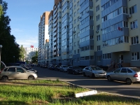 陶里亚蒂市, Leningradskaya st, 房屋 68. 公寓楼