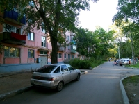 Togliatti, Leningradskaya st, house 42. Apartment house