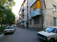 Togliatti, Leningradskaya st, house 46. Apartment house