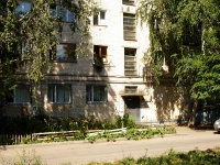 Togliatti, Leningradskaya st, house 51. Apartment house