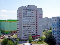 Тольятти, улица Льва Яшина, дом 12. многоквартирный дом