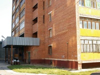 Togliatti, Mira st, house 95. Apartment house