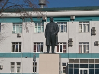 Тольятти, улица Новозаводская. памятник Ленину