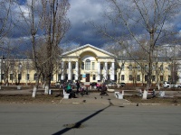 Тольятти, улица Никонова. сквер