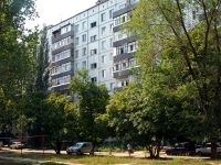 Togliatti, Primorsky blvd, house 12. Apartment house