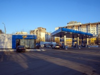 Тольятти, автозаправочная станция "Газпромнефть", улица Революционная, дом 82 с.6