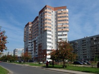 Тольятти, Рябиновый бульвар, дом 15. многоквартирный дом