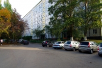 Тольятти, улица Свердлова, дом 32. многоквартирный дом