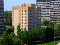 Togliatti, st Sverdlov, house 7В. Apartment house