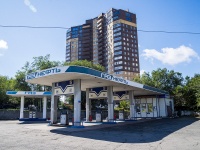 Тольятти, улица Спортивная, дом 35. автозаправочная станция