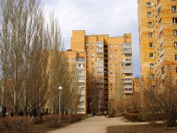 Togliatti, Stepan Razin avenue, house 49. Apartment house